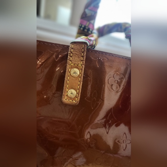 (2) authentic Louis Vuitton Vernis Purses! - Picture 9 of 16